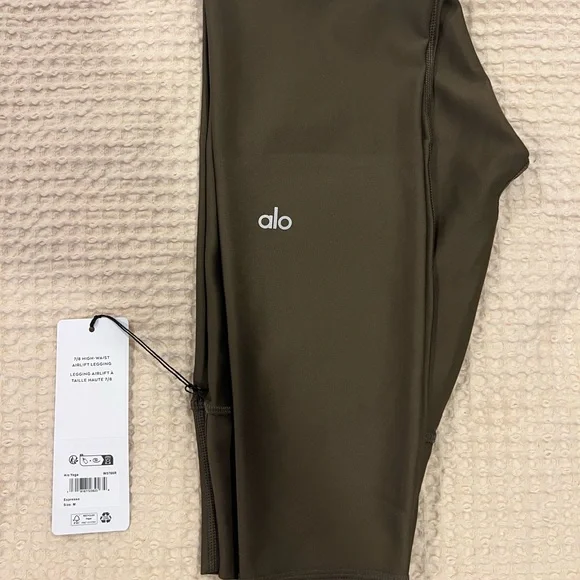 ALO Yoga Size Médium Espresso Color 7/8 High-Waist Airlift Legging - Picture 2 of 3